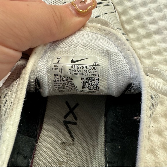 Air max white - Picture 4 of 4